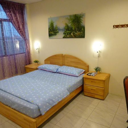 Sun Moon Star Hostel Budai Экстерьер фото